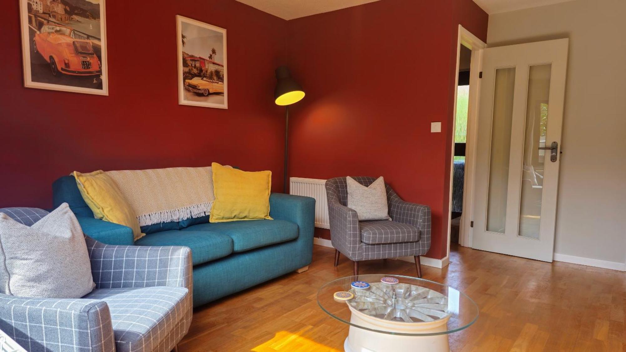 Grassmere - 3 Bed House With Private Garden Horley Esterno foto
